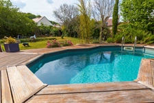  A vendre 21 Corcelles les Monts. Ancien corps de ferme de caractère avec piscine, dépendances et équipements récents 