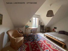 Aux pieds de la Cathédrale et de l'évêché, grande  maison avec terrasse et parking