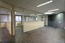 Local d’activité + Bureaux ~ 250 m² à Croissy-Beaubourg (77183)