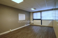 À LOUER – Local d’activité avec bureaux – 250 m² – Croissy-Beaubourg  (77)