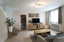 Maison 9 pièces avec jardin, garage et dépendance 