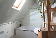 Maison 9 pièces avec jardin, garage et dépendance 