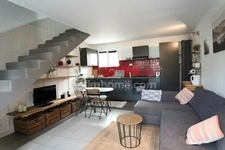 Maison 9 pièces avec jardin, garage et dépendance 