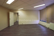 À LOUER – Local d’activité avec bureaux – 250 m² – Croissy-Beaubourg  (77)