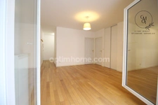 Appartement 3 pièces lumineux Lyon 8 – 62 m², séjour 25,30 m², cuisine ouverte à aménager, 2 loggias, garage double