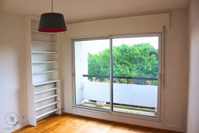 🏡 À vendre – Spacieux T6 familial 125,5 m² avec vue dégagée et balcons – ÉCULLY
