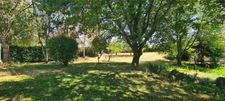 Chaumière avec pêcherie et terrain arboré