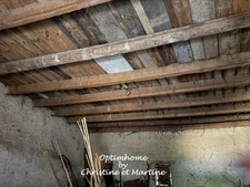 GRANGE EN PIERRE A CHAMPEIX : BEAU POTENTIEL