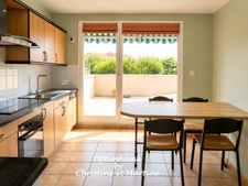 Rare à Chamalières : T4 avec terrasse 40 m², jardin privatif, piscine et garage