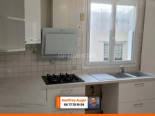 Maison de 125 m² avec piscine, 3 chambres à Thouars