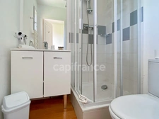 Dpt Ain (01), INVESTISSEMENT LOCATIF - LMNP géré à vendre PREVESSIN MOENS appartement T3 - 