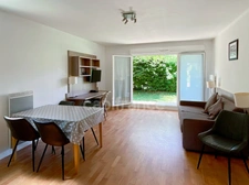 Dpt Ain (01), INVESTISSEMENT LOCATIF - LMNP géré à vendre PREVESSIN MOENS appartement T3 - 