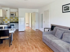 Dpt Ain (01), for sale in a serviced residence - PREVESSIN MOENS furnished T3 apartment 