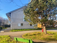 Dpt Ain (01), INVESTISSEMENT LOCATIF - LMNP géré à vendre PREVESSIN MOENS appartement T3 - 