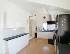 Maison + 2 appartements (T2)
