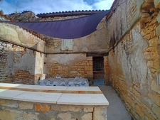 Ancien bâti à rénover avec dépendances – fort potentiel à Saint-Mary 16260