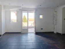 Maison + 2 appartements (T2)