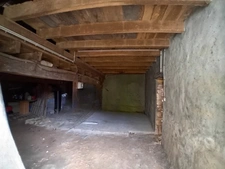 Ancien bâti à rénover avec dépendances – fort potentiel à Saint-Mary 16260