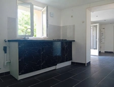 Maison + 2 appartements (T2)