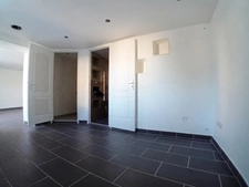 Maison + 2 appartements (T2)