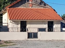 Maison + 2 appartements (T2)