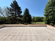 Maison avec vie de plain-pied, 3 chambres, sous-sol complet et terrain de 5 000 m² - Proche Lisieux