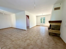 Maison avec vie de plain-pied, 3 chambres, sous-sol complet et terrain de 5 000 m² - Proche Lisieux