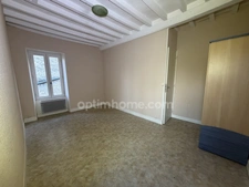 CHARMANTE MAISON DE VILLAGE AVEC GARAGE – ENVIRONNEMENT PAISIBLE – SAINT-PIERRE-EN-AUGE (14170)