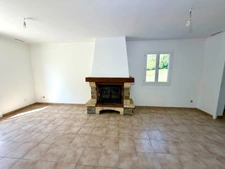 Maison avec vie de plain-pied, 3 chambres, sous-sol complet et terrain de 5 000 m² - Proche Lisieux