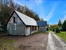 ANCIEN PRESSOIR À USAGE DE DÉPENDANCE - TERRAIN DE 5300m²