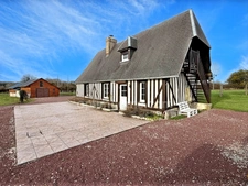 Maison traditionnelle du Pays d’Auge – Dépendances – Terrain de 7 350 m² – CORDEBUGLE (14100)