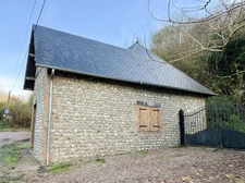 ANCIEN PRESSOIR À USAGE DE DÉPENDANCE - TERRAIN DE 5300m²