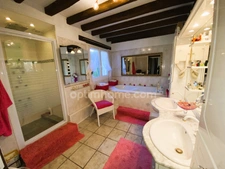 Maison à vendre piscine couverte et Dépendance à usage d'habitation