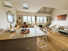 ÉLEGANT DUPLEX DE 107,55 M² ENTIEREMENT RENOVE, AVEC PISCINE, ESPACES VERTS, PARKING PRIVE ET CAVE - TROUVILLE SUR MER (14)