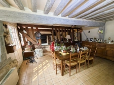 Maison normande de caractère de 121 m² avec 4 chambres, vie de plain-pied, Le Mesnil-Guillaume (14100), à moins de 10 minutes de Lisieux.
