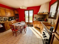 Maison à vendre à Glos (14100), 130 m², 4 chambres, jardin paysager et grand sous-sol, proche Lisieux