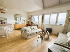 ÉLEGANT DUPLEX DE 107,55 M² ENTIEREMENT RENOVE, AVEC PISCINE, ESPACES VERTS, PARKING PRIVE ET CAVE - TROUVILLE SUR MER (14)