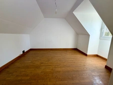 Maison avec vie de plain-pied, 3 chambres, sous-sol complet et terrain de 5 000 m² - Proche Lisieux