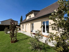 Maison familiale 4 chambres - vie de plain-pied, garage et grand jardin - Saint-Germain-de-Livet (14100)