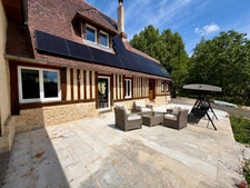 Maison normande en pierre et colombages – 150 m² – 4 chambres – Terrain de 767 m² – Val-de-Vie (14140)
