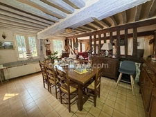 Maison normande de caractère de 121 m² avec 4 chambres, vie de plain-pied, Le Mesnil-Guillaume (14100), à moins de 10 minutes de Lisieux.
