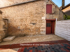 CHARMANTE MAISON DE VILLAGE AVEC GARAGE – ENVIRONNEMENT PAISIBLE – SAINT-PIERRE-EN-AUGE (14170)