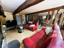 Maison normande de caractère de 121 m² avec 4 chambres, vie de plain-pied, Le Mesnil-Guillaume (14100), à moins de 10 minutes de Lisieux.