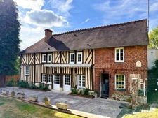 Maison normande de caractère de 121 m² avec 4 chambres, vie de plain-pied, Le Mesnil-Guillaume (14100), à moins de 10 minutes de Lisieux.