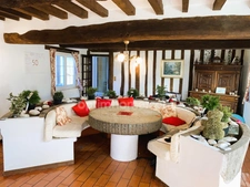 Maison à vendre piscine couverte et Dépendance à usage d'habitation
