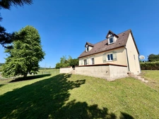 Maison avec vie de plain-pied, 3 chambres, sous-sol complet et terrain de 5 000 m² - Proche Lisieux