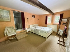 Maison normande de caractère de 121 m² avec 4 chambres, vie de plain-pied, Le Mesnil-Guillaume (14100), à moins de 10 minutes de Lisieux.