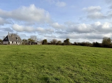 Maison à colombages – Dépendances – Terrain de 7 350 m² – CORDEBUGLE (14100)
