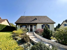 Maison à vendre à Glos (14100), 130 m², 4 chambres, jardin paysager et grand sous-sol, proche Lisieux