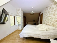 Maison normande de caractère de 162m² avec dépendances, 6 pièces, 3 chambres, plan d'eau et parc paysager - CERNAY (14290)